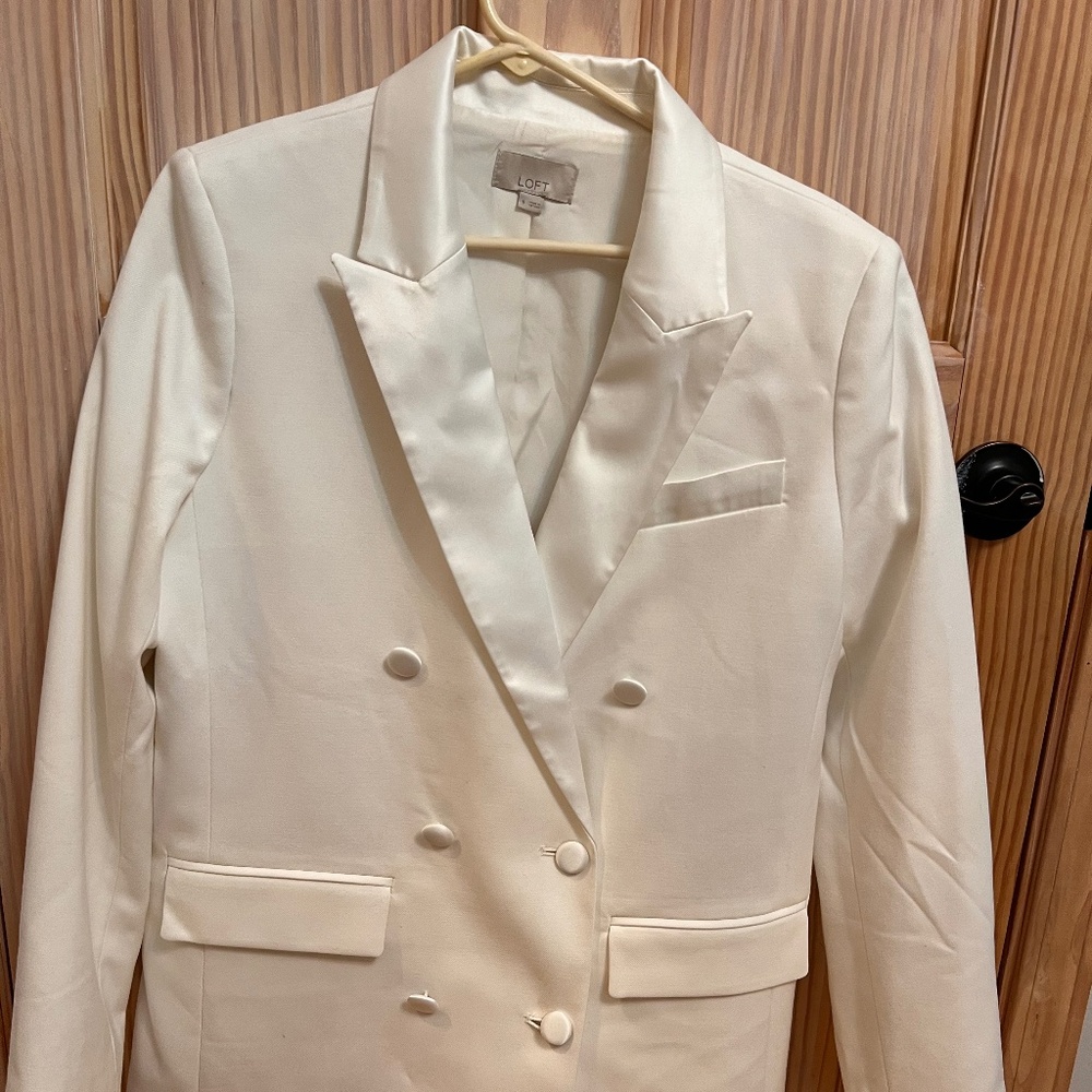 Ann Taylor Loft white tuxedo double breasted blazer